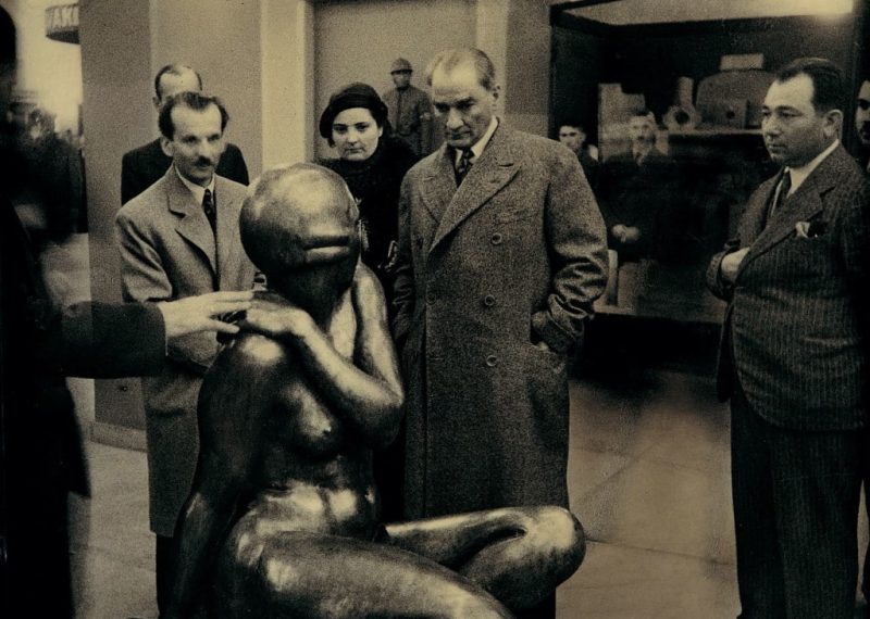 2.-Atatürk-ve-Sanat-1024x769