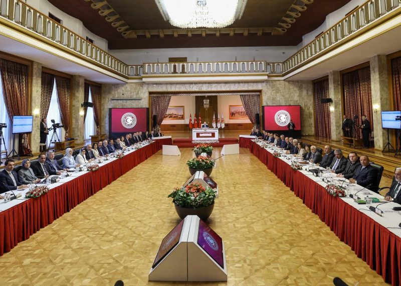 AÇILIM SÜRECİNDE CHP