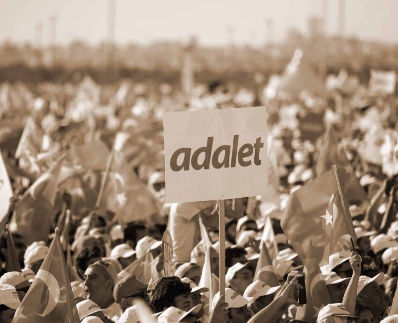 ADALET YURUYUSU 25 GUNUNDE MALTEPE SAHILINDE MILYONLARLA BULUSTU
